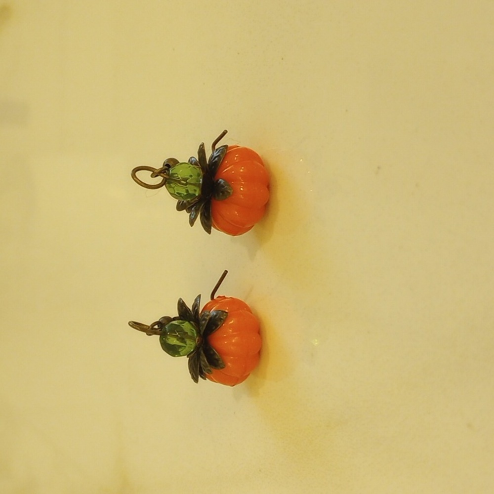 Halloween Pumpkin Earrings - Picture 1 of 3
